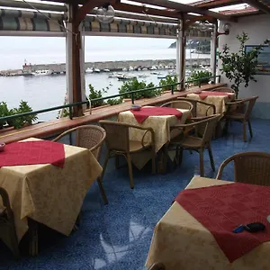 Pensjonat Holidays Baia D'amalfi **
