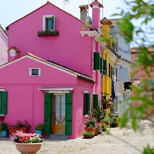 Night Galleria - Bed & Art In - The Pink House Burano